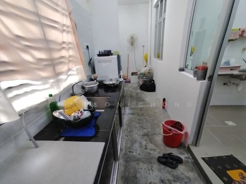 2-storey Terraced House for Sale in Perling (Skudai) - Johnson Chong - Kitchen - PropertyGuru.com.my