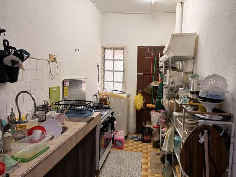 1-storey Terraced House for Sale in KL City Centre (Kuala Lumpur) - Nur Alia Omar - Kitchen - PropertyGuru.com.my