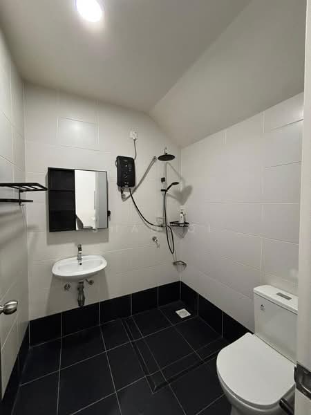 Rumah Teres untuk Disewa di Iskandar Puteri (Nusajaya) (Johor) - Shao Qi - Bathroom - PropertyGuru.com.my