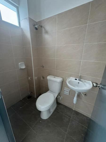 Rumah Teres untuk Dijual di Bandar Dato Onn (Tebrau) - Kyle Das - Bathroom - PropertyGuru.com.my