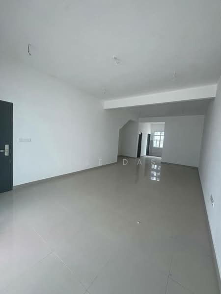 Rumah Teres untuk Dijual di Bandar Dato Onn (Tebrau) - Kyle Das - Living Room - PropertyGuru.com.my