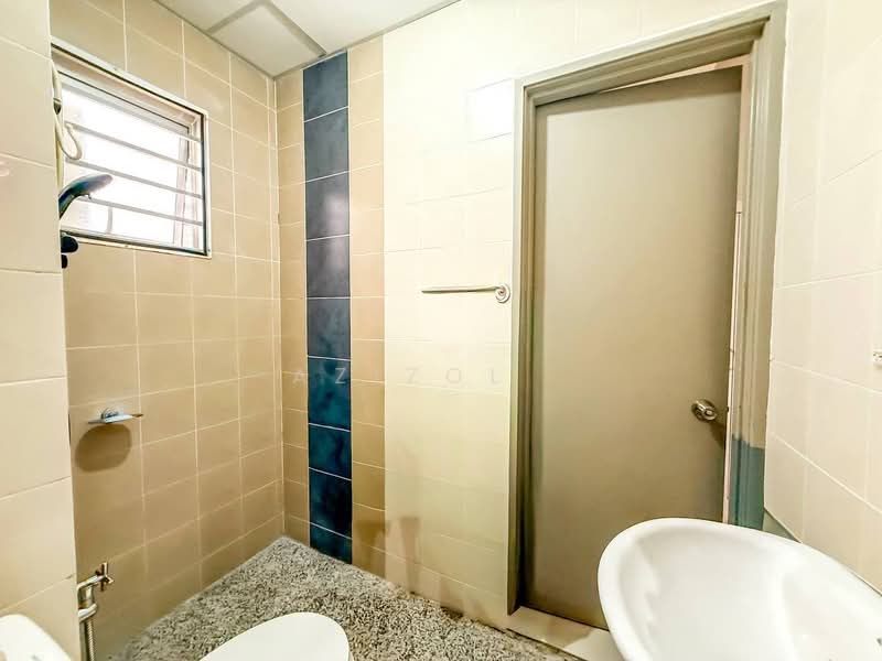2.5-storey Terraced House for Sale in Bandar Baru Bangi (Selangor) - Azizol . - Bathroom - PropertyGuru.com.my