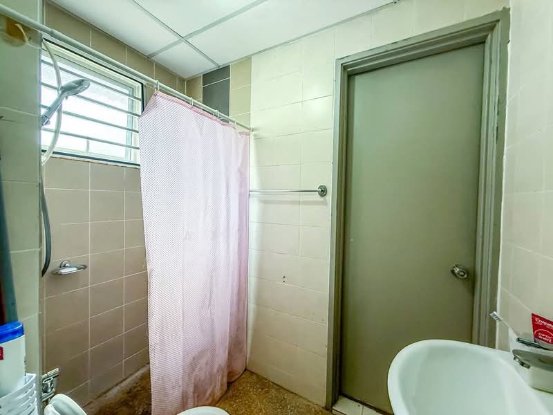 2.5-storey Terraced House for Sale in Bandar Baru Bangi (Selangor) - Azizol . - Bathroom - PropertyGuru.com.my