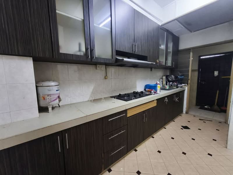 Rumah Teres 3 Tingkat untuk Dijual di Shah Alam (Selangor) - Ridhwan Razak - Kitchen - PropertyGuru.com.my