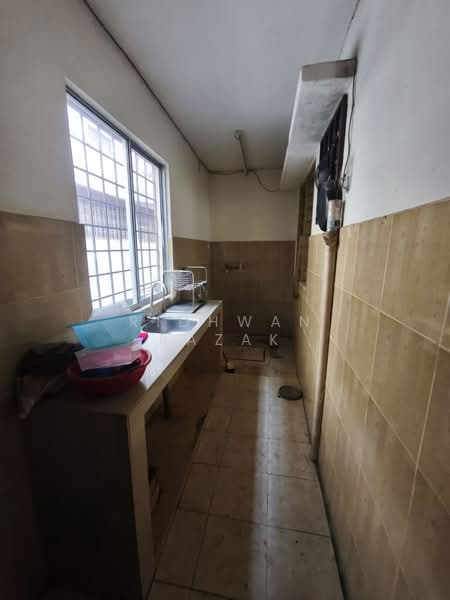 Rumah Teres 3 Tingkat untuk Dijual di Shah Alam (Selangor) - Ridhwan Razak - Kitchen - PropertyGuru.com.my