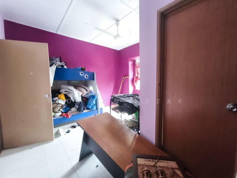 Rumah Teres 3 Tingkat untuk Dijual di Shah Alam (Selangor) - Ridhwan Razak - Bedroom - PropertyGuru.com.my