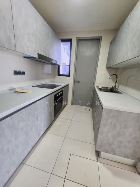Service Residence for Sale at The Era @ Duta North - Ryan Tan - Kitchen - PropertyGuru.com.my