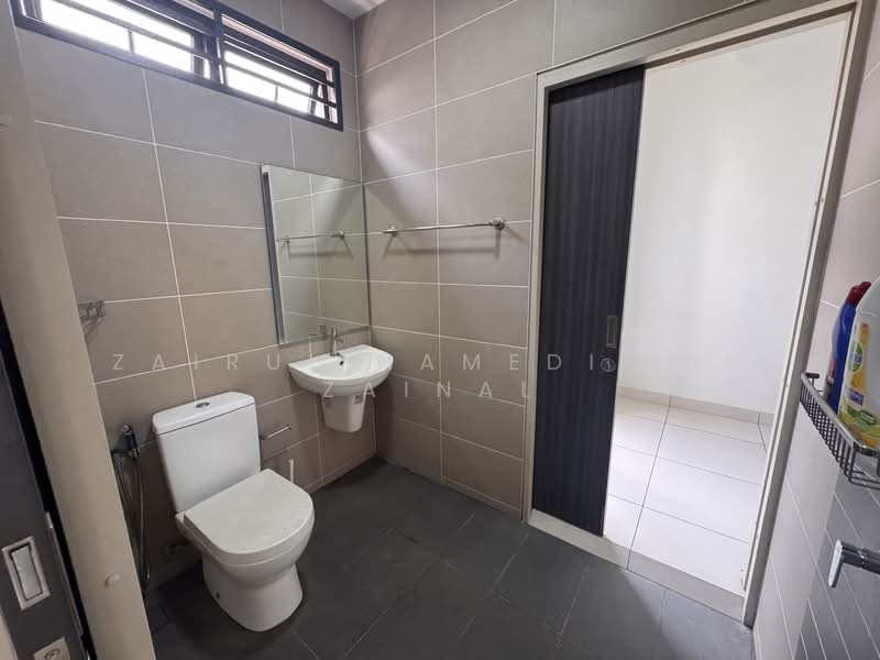 2-storey Terraced House for Sale in Shah Alam (Selangor) - Zairul Hamedi Bin Zainal - Bathroom - PropertyGuru.com.my