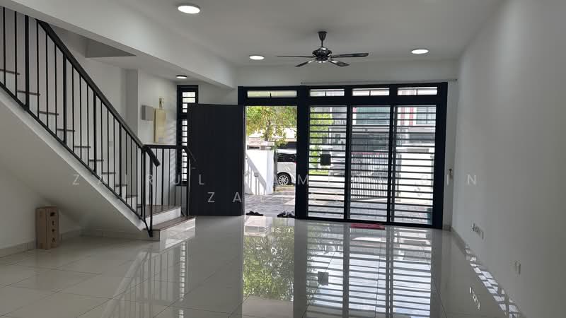 2-storey Terraced House for Sale in Shah Alam (Selangor) - Zairul Hamedi Bin Zainal - Living Room - PropertyGuru.com.my