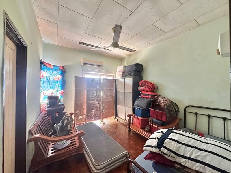 Rumah Teres 2 Tingkat untuk Dijual di Seksyen 7 (Bangi) - Afif Azizan - Bedroom - PropertyGuru.com.my