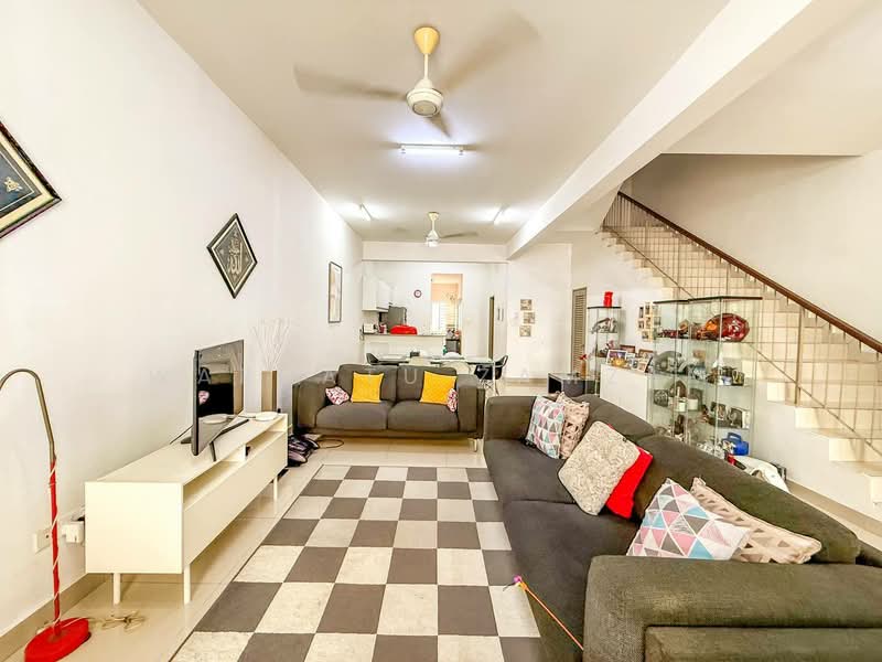2.5-storey Terraced House for Sale in Bandar Baru Bangi (Selangor) - Wardatu Zamzam - Living Room - PropertyGuru.com.my