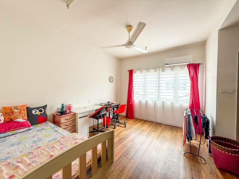 2.5-storey Terraced House for Sale in Bandar Baru Bangi (Selangor) - Wardatu Zamzam - Bedroom - PropertyGuru.com.my