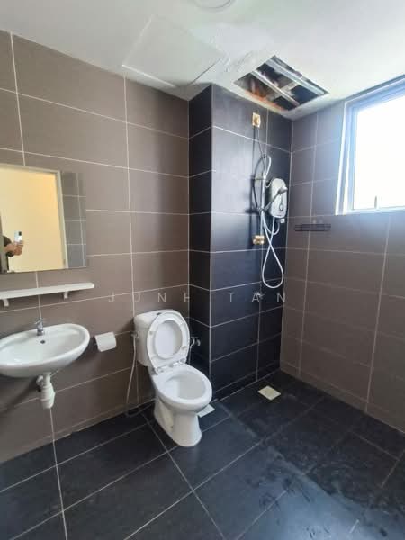 Servis Apartment untuk Disewa di Maxim Residences - June Tan - Bathroom - PropertyGuru.com.my