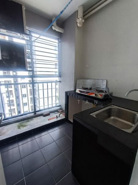 Servis Apartment untuk Disewa di Maxim Residences - June Tan - Balcony - PropertyGuru.com.my