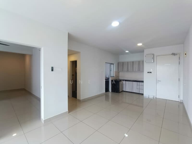 Servis Apartment untuk Disewa di Maxim Residences - June Tan - Living Room - PropertyGuru.com.my