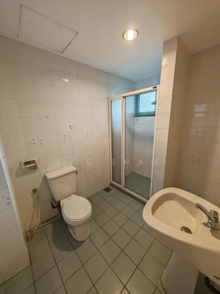 Kondominium untuk Dijual di Damansara Villa - CCS Shan - Bathroom - PropertyGuru.com.my