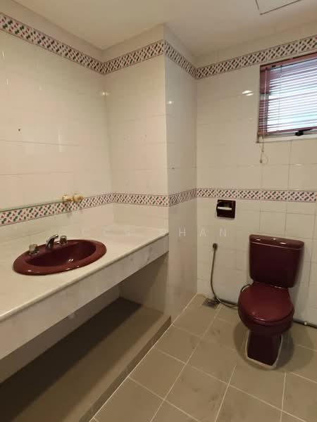 Kondominium untuk Dijual di Damansara Villa - CCS Shan - Bathroom - PropertyGuru.com.my