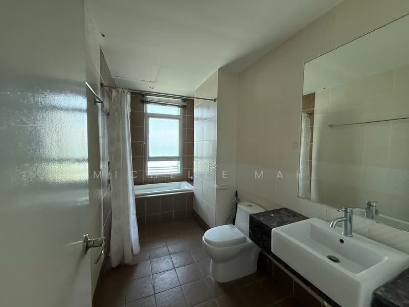 Kondominium untuk Disewa di 10 Island Resort - Michelle Mah - Bathroom - PropertyGuru.com.my