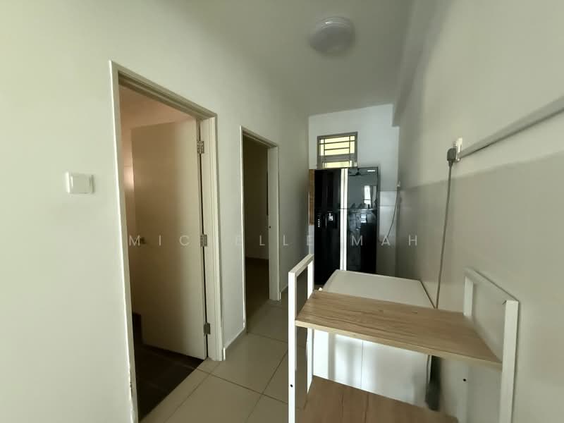 Kondominium untuk Disewa di 10 Island Resort - Michelle Mah - Corridor - PropertyGuru.com.my