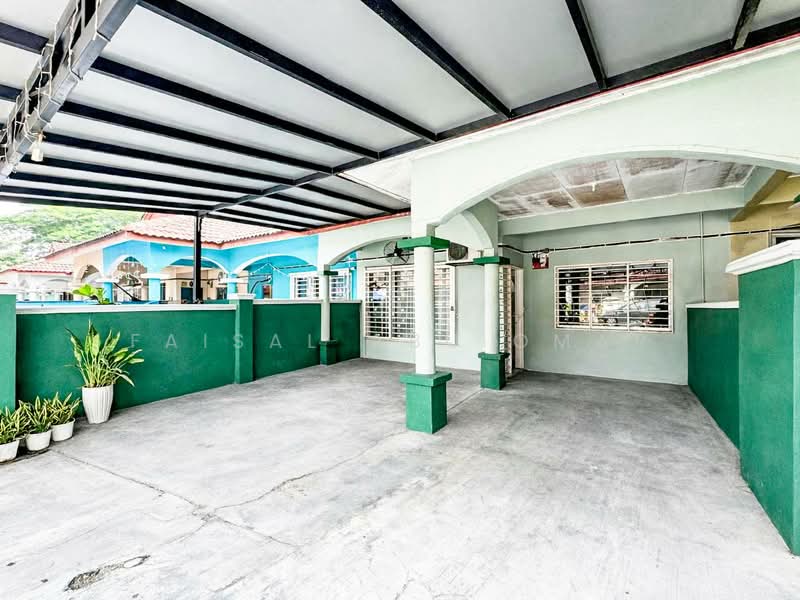 1-storey Terraced House for Sale in Alam Perdana (Puncak Alam) - Faisal Abu Omar - Exterior - PropertyGuru.com.my