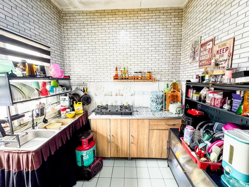 1-storey Terraced House for Sale in Alam Perdana (Puncak Alam) - Faisal Abu Omar - Kitchen - PropertyGuru.com.my