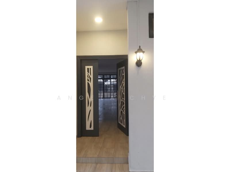 Rumah Banglo untuk Disewa di Senai (Kulai) - Angela Chye - Entrance - PropertyGuru.com.my