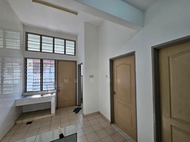 1-storey Terraced House for Sale in Bandar Bukit Raja (Klang) - Muin Mn - Kitchen - PropertyGuru.com.my