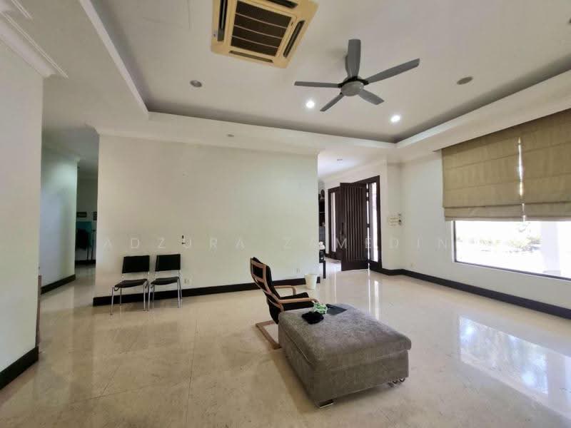 Bungalow House untuk Dijual di Kayangan Heights (Shah Alam) - Adzura Zamedin - Living Room - PropertyGuru.com.my