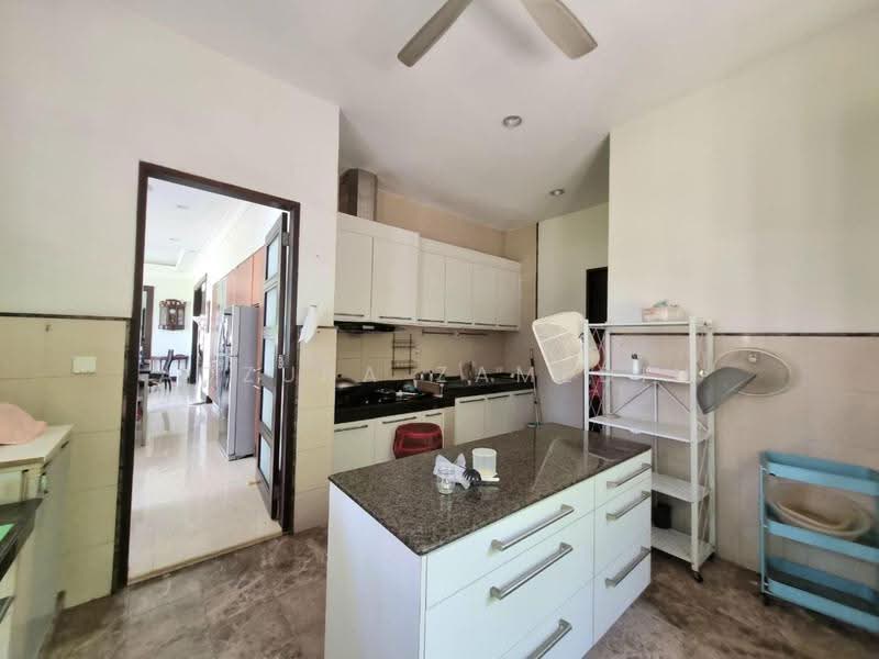 Bungalow House untuk Dijual di Kayangan Heights (Shah Alam) - Adzura Zamedin - Kitchen - PropertyGuru.com.my
