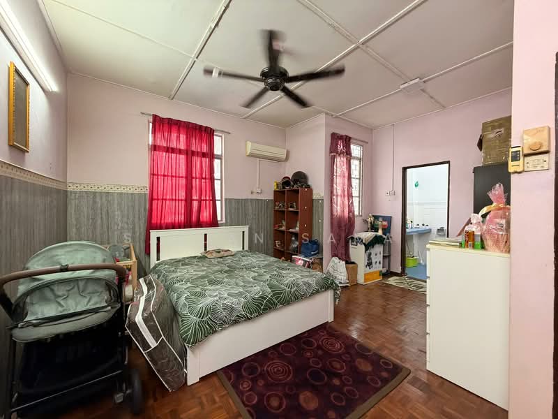 Rumah Teres 2 Tingkat untuk Dijual di Usj 1 (Subang Jaya) - Sazuan Samat - Bedroom - PropertyGuru.com.my