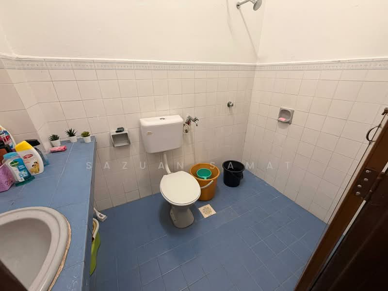 Rumah Teres 2 Tingkat untuk Dijual di Usj 1 (Subang Jaya) - Sazuan Samat - Bathroom - PropertyGuru.com.my