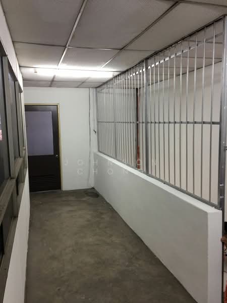 Shop for Rent in Taman Tasek (Johor Bahru) - Johnson Chong - Corridor - PropertyGuru.com.my