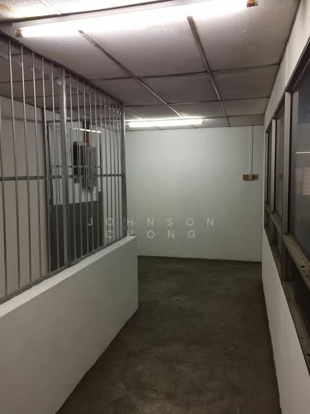Shop for Rent in Taman Tasek (Johor Bahru) - Johnson Chong - Corridor - PropertyGuru.com.my