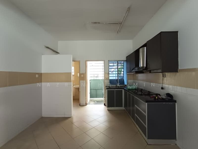 2-storey Terraced House for Sale in Kota Puteri (Batu Arang) - Nazrin Hakimin - Kitchen - PropertyGuru.com.my