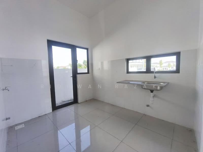 Rumah Teres untuk Dijual di Eco Grandeur (Puncak Alam) - Ridhwan Razak - Kitchen - PropertyGuru.com.my