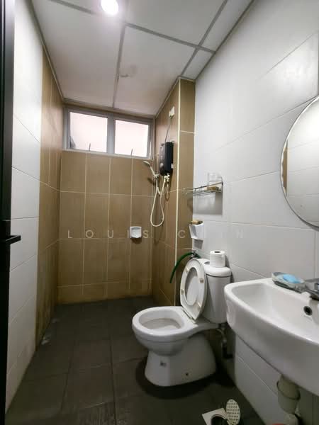 Service Residence for Rent at Larkin Heights - Louis Chin - Bathroom - PropertyGuru.com.my