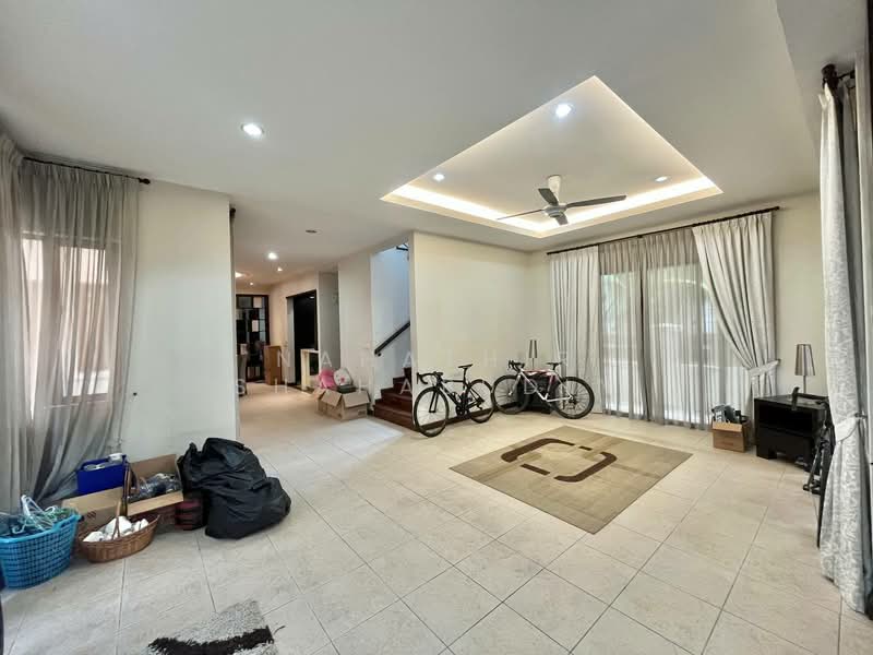 2-storey Terraced House for Sale in Bukit Jelutong (Shah Alam) - Nahathir Shahabudin - Living Room - PropertyGuru.com.my