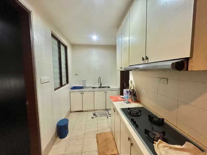 2-storey Terraced House for Sale in Bukit Jelutong (Shah Alam) - Nahathir Shahabudin - Kitchen - PropertyGuru.com.my
