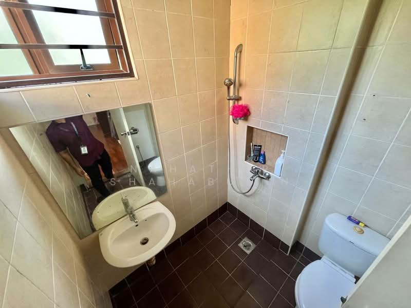 2-storey Terraced House for Sale in Bukit Jelutong (Shah Alam) - Nahathir Shahabudin - Bathroom - PropertyGuru.com.my
