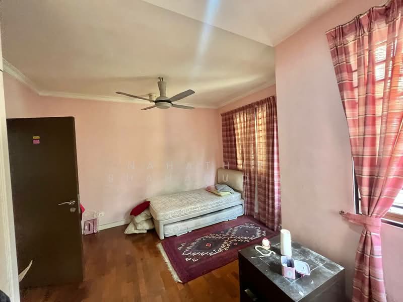 2-storey Terraced House for Sale in Bukit Jelutong (Shah Alam) - Nahathir Shahabudin - Bedroom - PropertyGuru.com.my