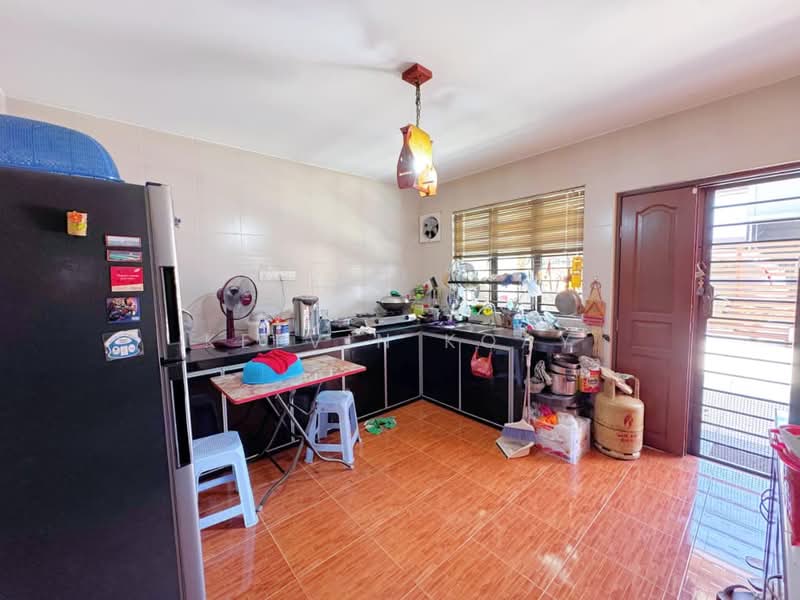 2-storey Terraced House for Sale in Taman Pelangi (Johor Bahru) - Kelvin Koay - Kitchen - PropertyGuru.com.my