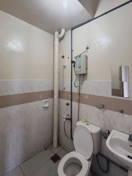 2-storey Terraced House for Sale in Bandar Seri Alam (Masai) - E.K Tan - Bathroom - PropertyGuru.com.my