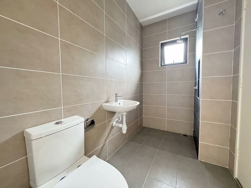 Rumah Teres untuk Dijual di Shah Alam (Selangor) - Reiyn . - Bathroom - PropertyGuru.com.my