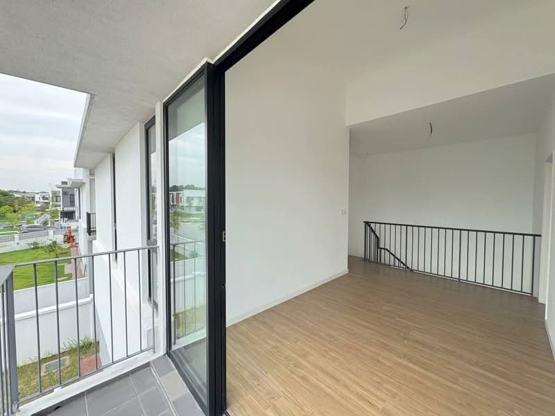 Rumah Teres untuk Dijual di Shah Alam (Selangor) - Reiyn . - Balcony - PropertyGuru.com.my