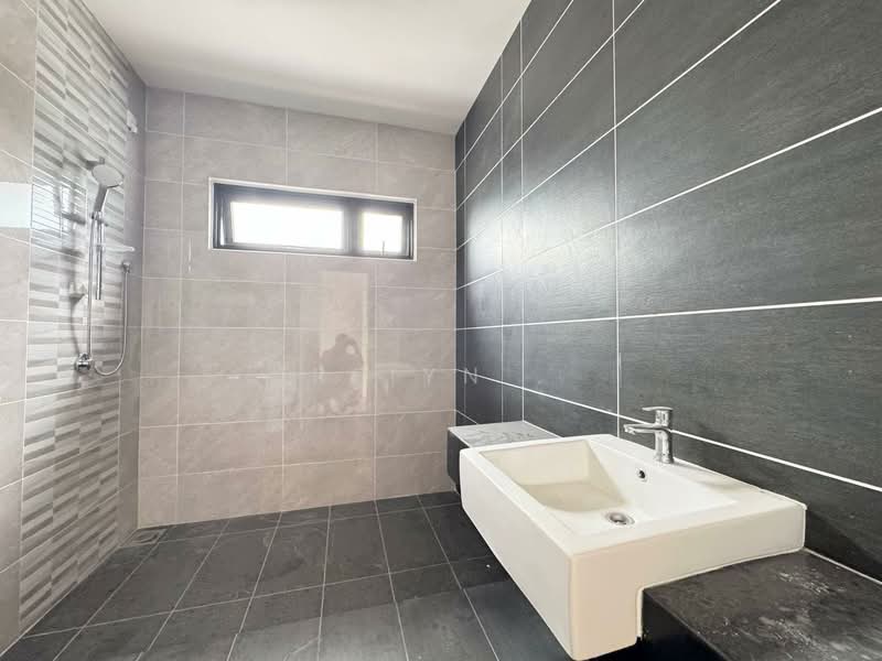 Rumah Teres untuk Dijual di Shah Alam (Selangor) - Reiyn . - Bathroom - PropertyGuru.com.my