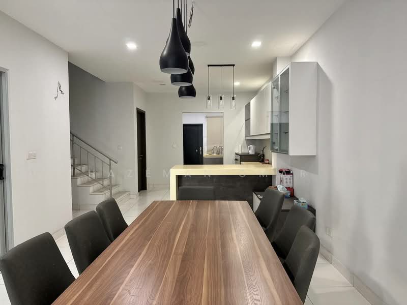 Rumah Teres 3 Tingkat untuk Dijual di Denai Alam (Shah Alam) - Hazeman Omar - Dining Room - PropertyGuru.com.my