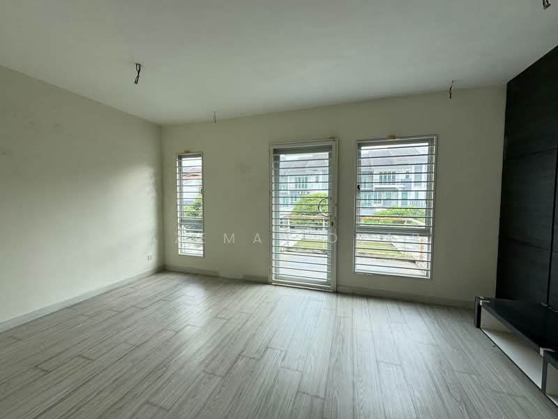 Rumah Teres 3 Tingkat untuk Dijual di Denai Alam (Shah Alam) - Hazeman Omar - Living Room - PropertyGuru.com.my