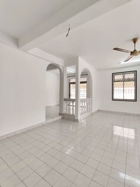 Semi-Detached House for Sale in Taman Bukit Kempas (Tampoi) - Yuki Cheng - Living Room - PropertyGuru.com.my