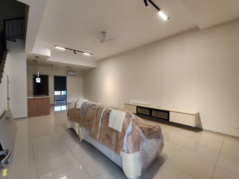 Rumah Berkembar untuk Dijual di Bandar Bukit Puchong (Puchong) - Jordan Leong - Living Room - PropertyGuru.com.my