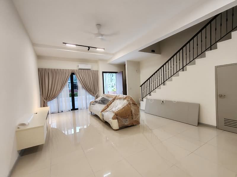 Rumah Berkembar untuk Dijual di Bandar Bukit Puchong (Puchong) - Jordan Leong - Living Room - PropertyGuru.com.my